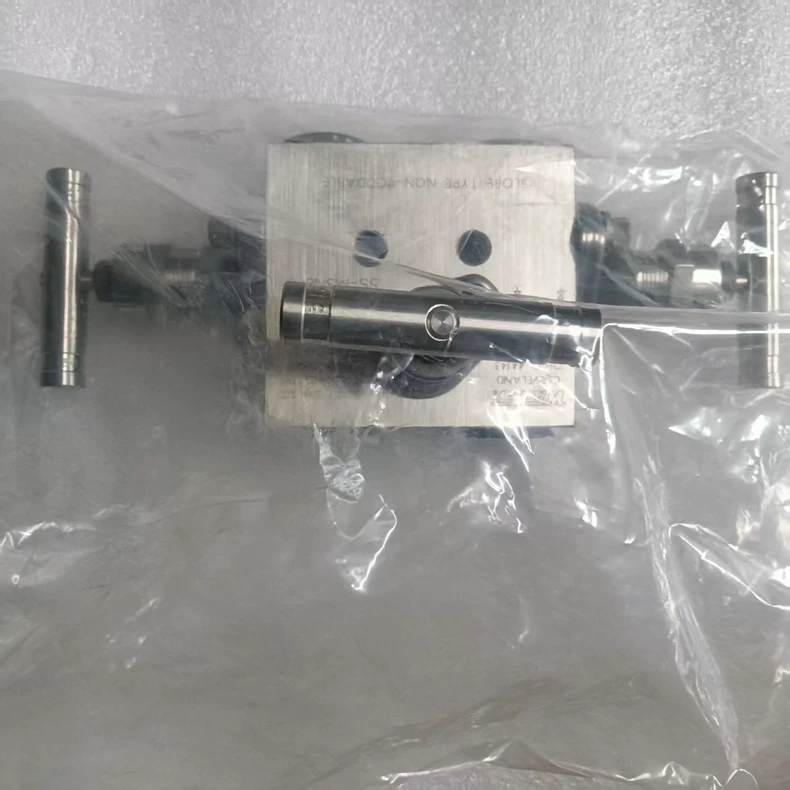 SWAGELOK SS-M3NBF8 Valve