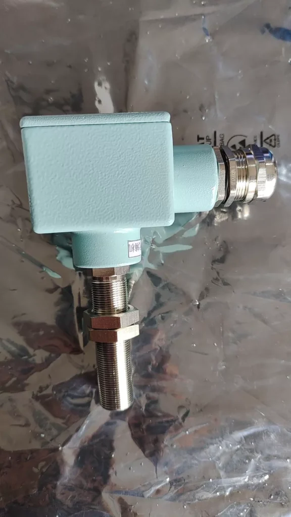 SEME-OMRON SP-112 Engine Speed Sensor thumbnail