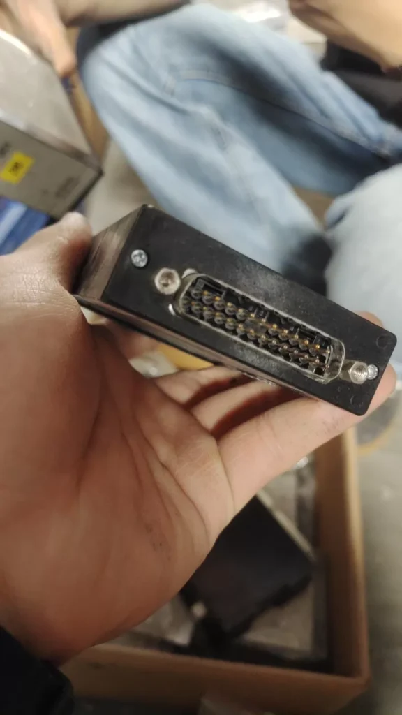 MR GA 001 BCD E0114200 SIGNAL TRANSMITTER thumbnail