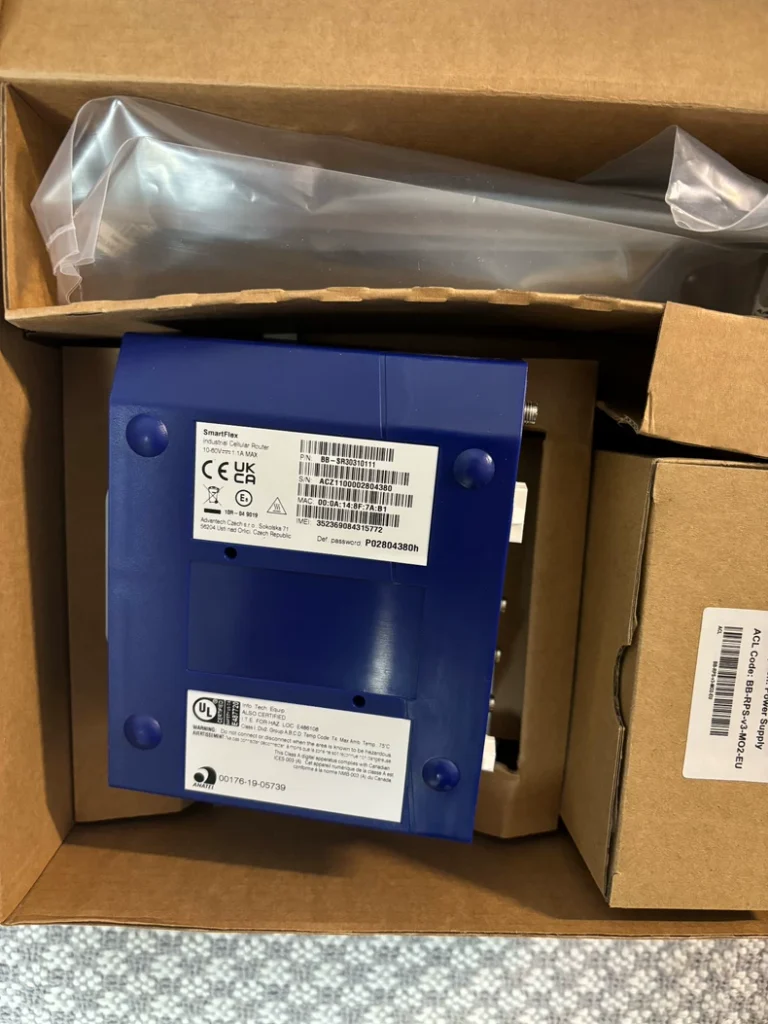 Advantech BB-SR30310111 SmartFlex Industrial Router thumbnail