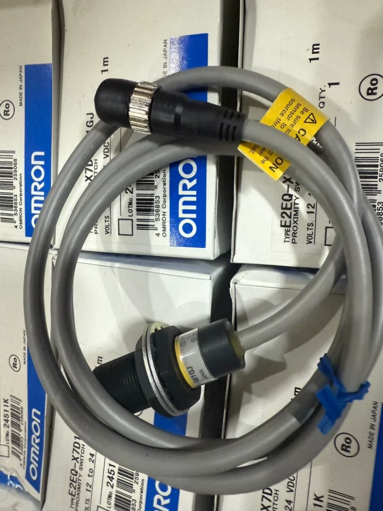 Omron E2EQ-X7D1-M1GJ Proximity Switch thumbnail