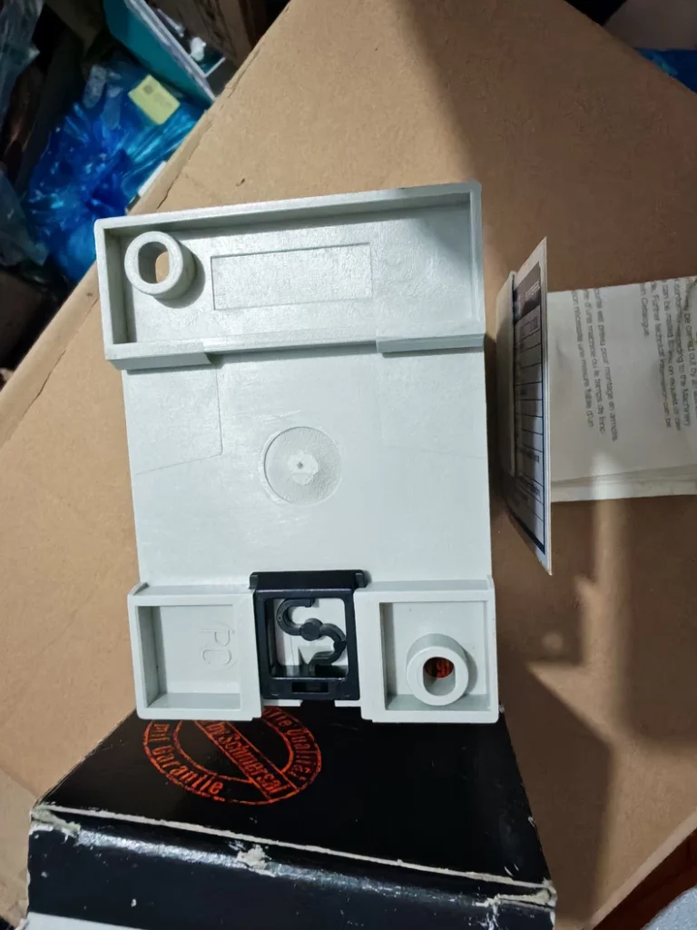 Schmersal AZS 2305 24VDC Safety Relay thumbnail