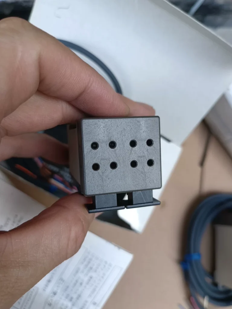 Omron E3X-NM11 Fiber Amplifier thumbnail