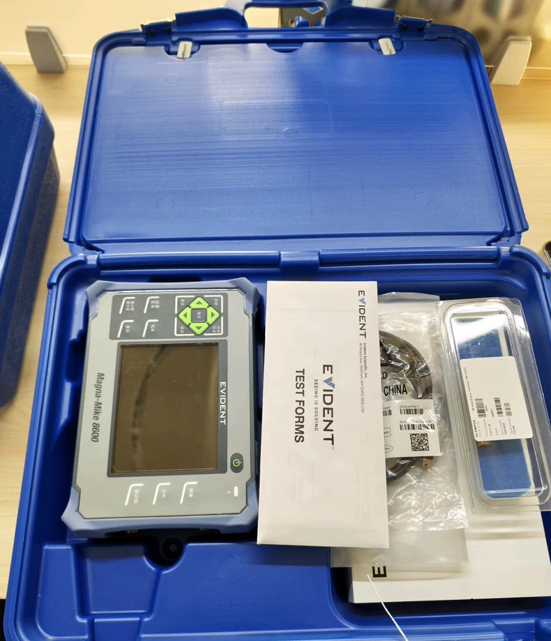Olympus Magna-Mike 8600 Thickness Gauge thumbnail