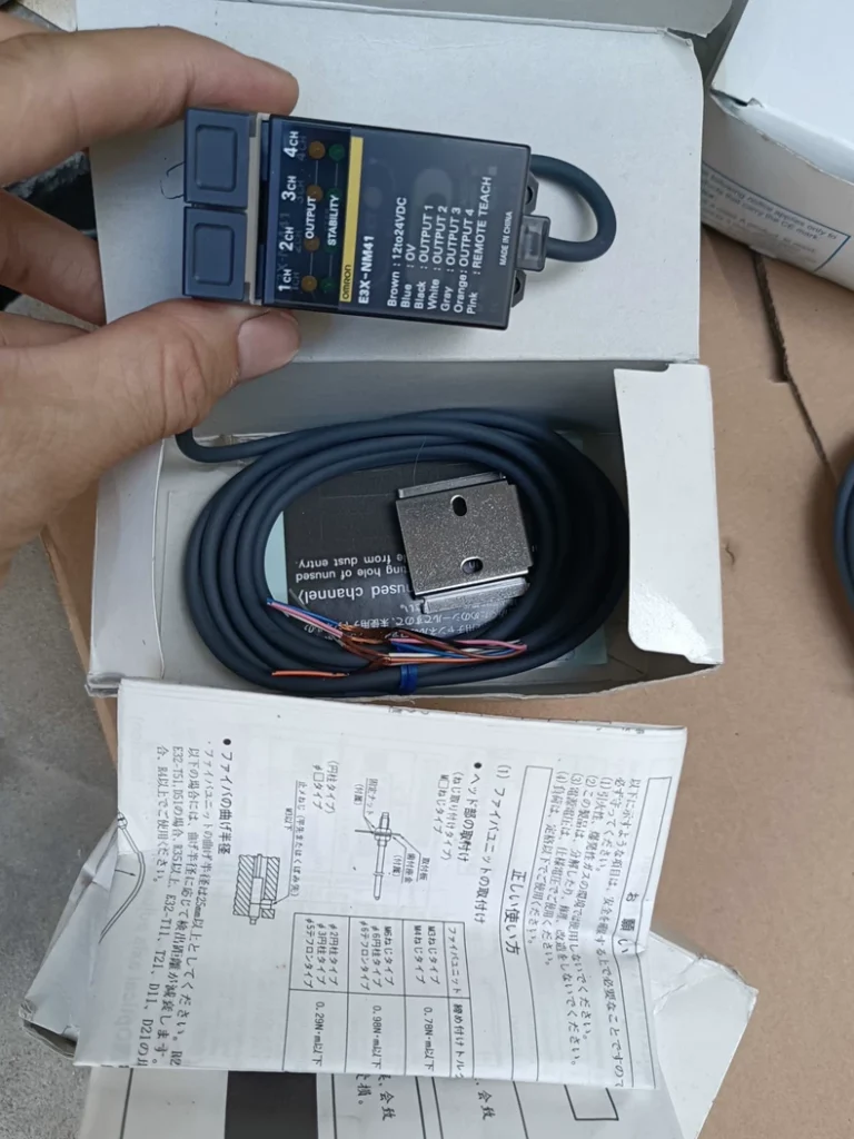 Omron E3X-NM11 Fiber Amplifier thumbnail