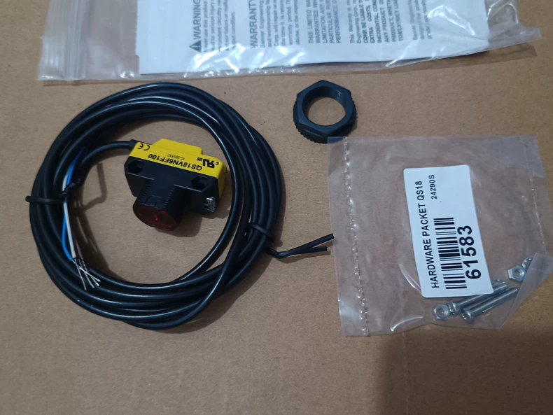 BANNER QS18VN6FF100 Photoelectric Sensor thumbnail