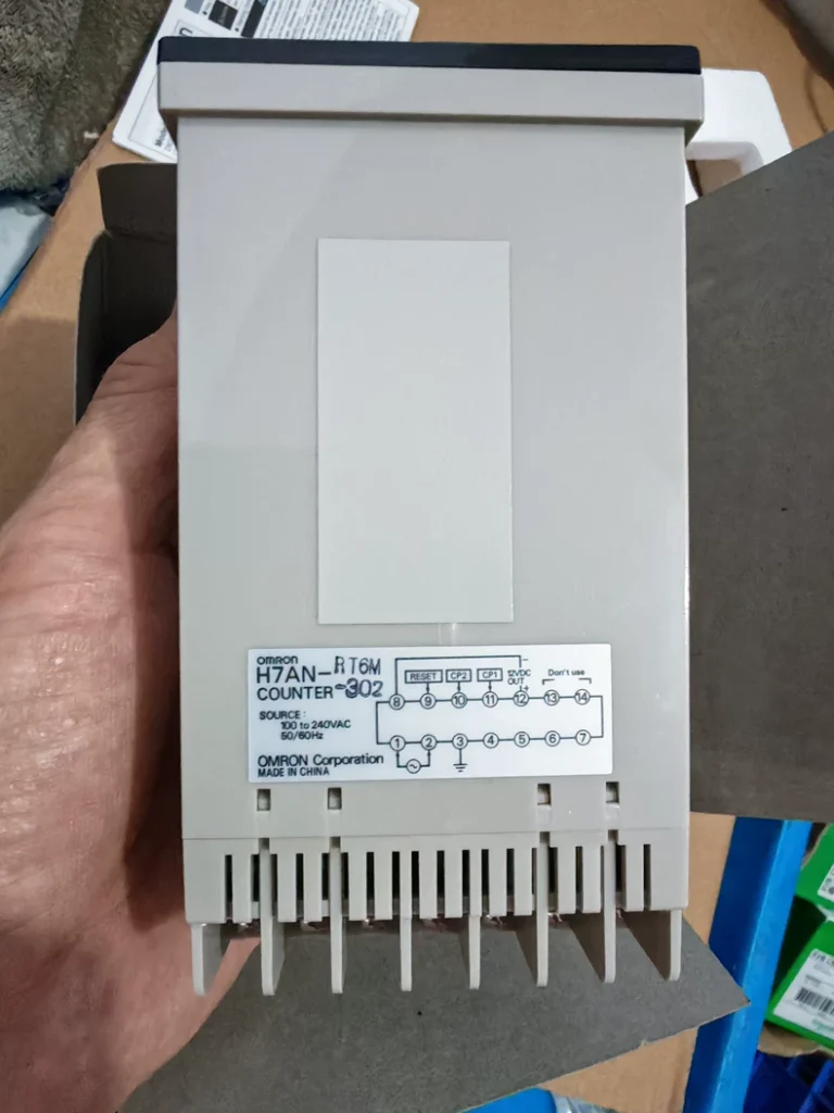 OMRON H7AN-RT6M-302 AC100-240V Digital Counter
