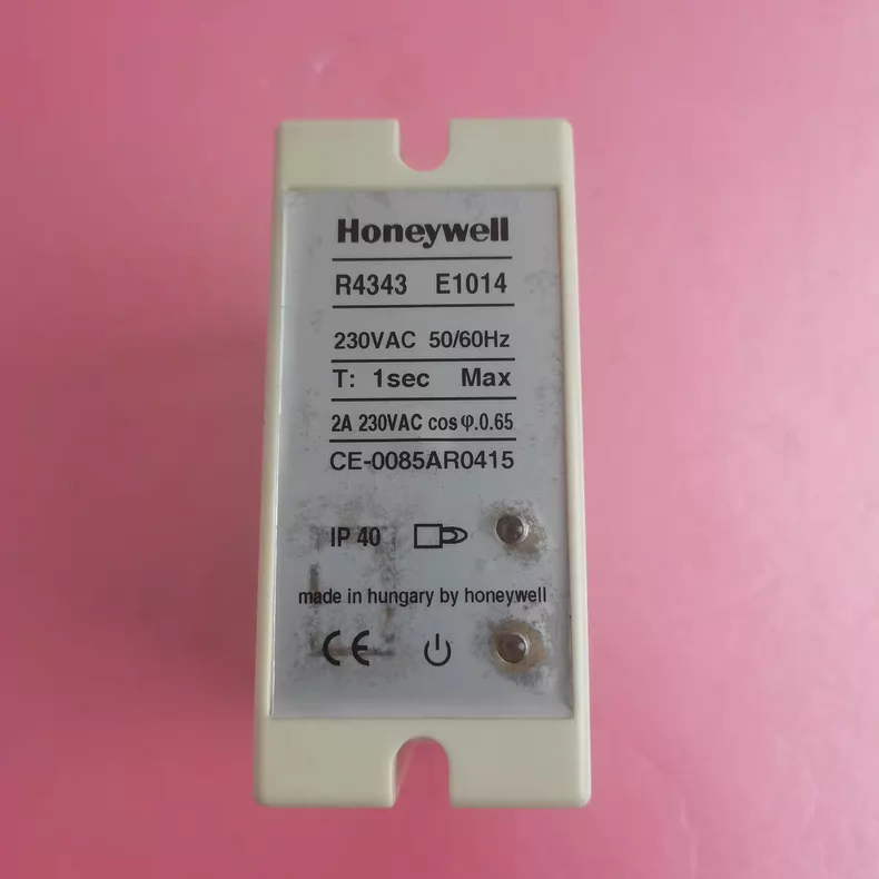 Honeywell R4343E1014 Flame Detector thumbnail