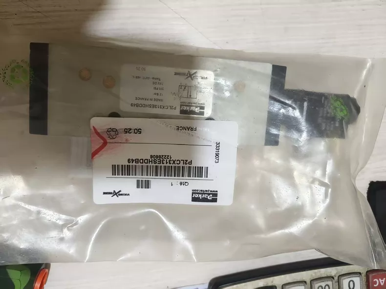Parker P2LCX313ESHDB49 Valve