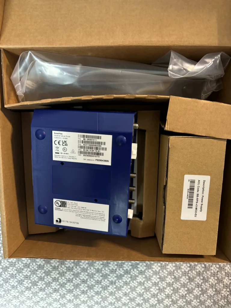 Advantech BB-SR30310111 SmartFlex Industrial Router thumbnail