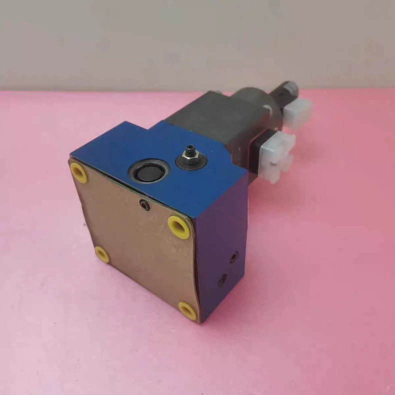 Rexroth R900915823 2FRE10-44/60LBK4M Valve thumbnail