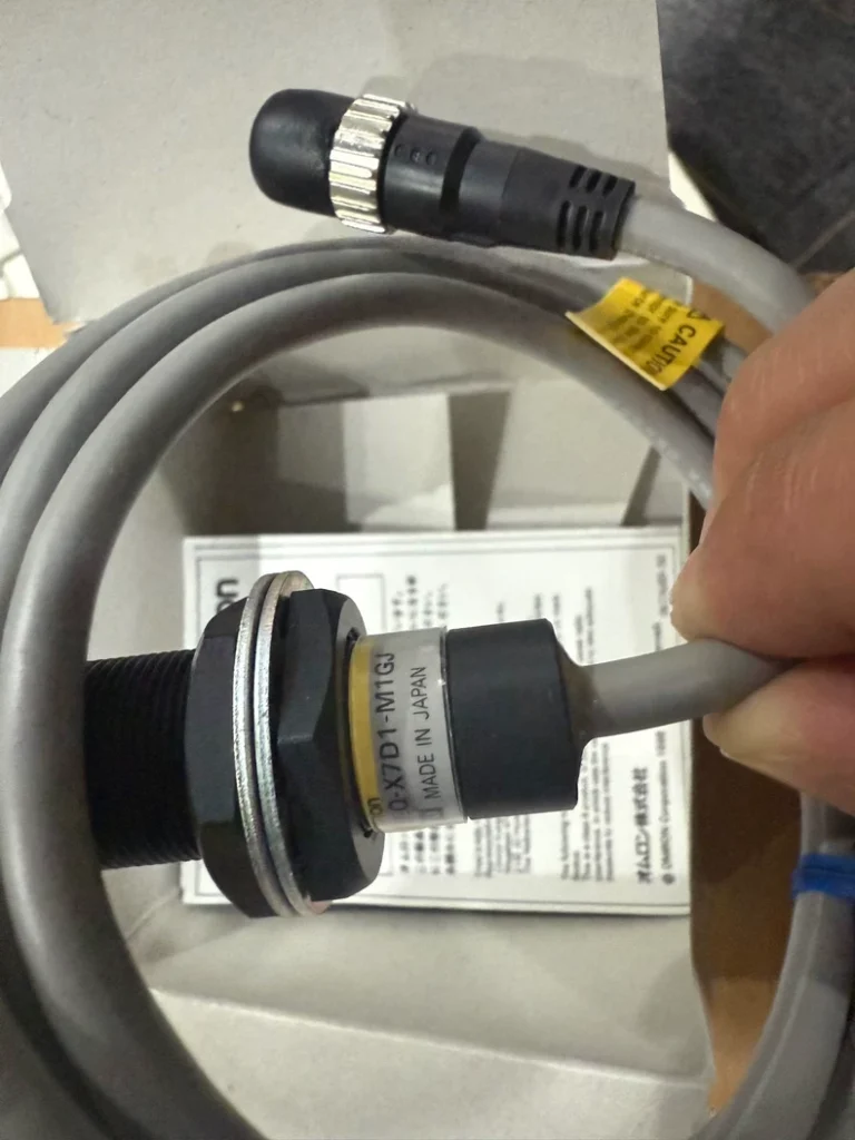 Omron E2EQ-X7D1-M1GJ Proximity Switch thumbnail