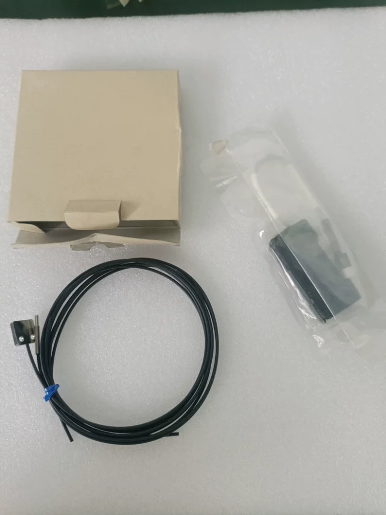 azbil HPX-AG01-1S-013 HPF-S368-A sensor thumbnail