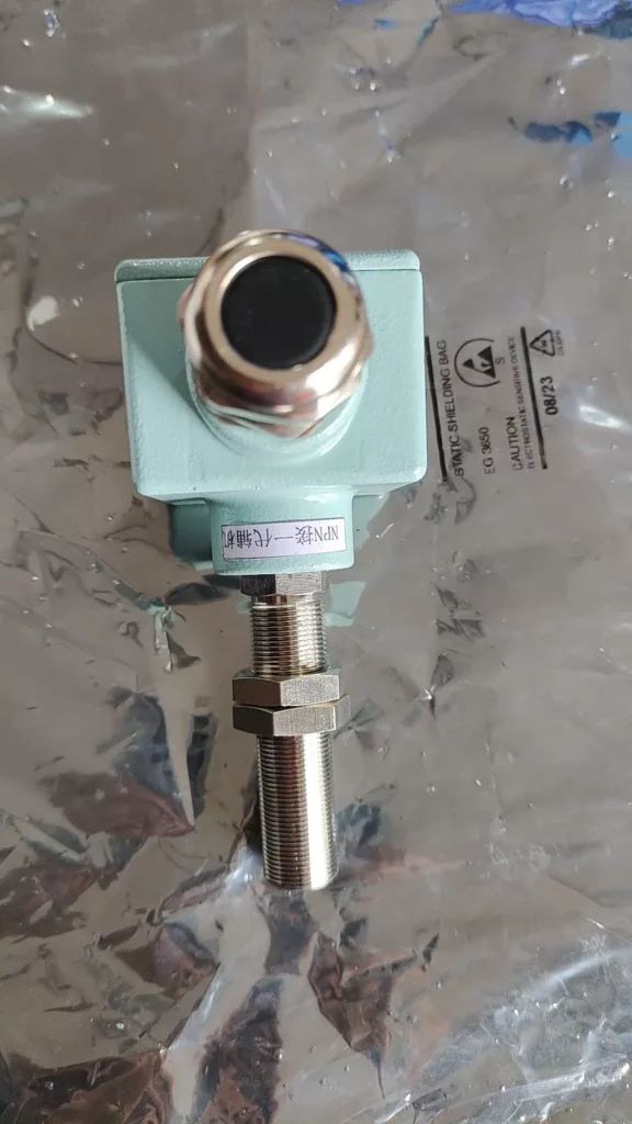 SEME-OMRON SP-112 Engine Speed Sensor thumbnail