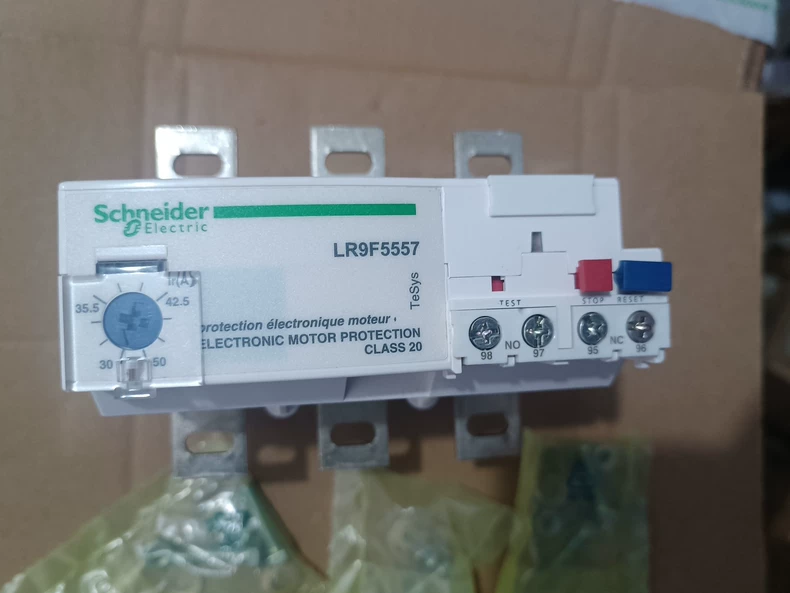 Schneider LR9F5557 Thermal Overload Relay thumbnail