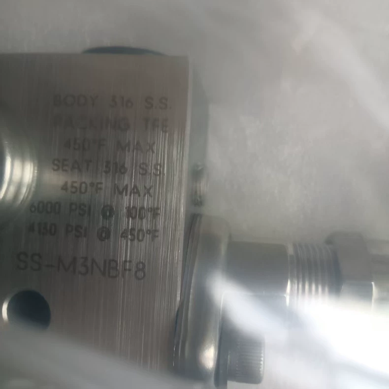 SWAGELOK SS-M3NBF8 Valve thumbnail