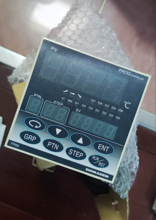 SHIMADEN FP93-8I-90-0000 Temperature Controller