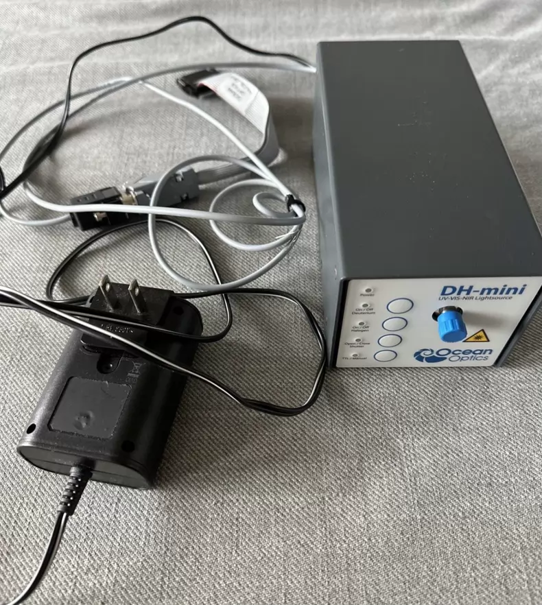 Ocean Optics DH-mini Light Source