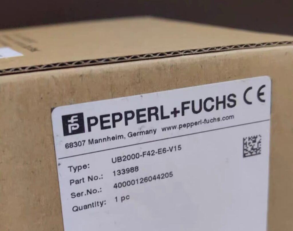 Pepperl+Fuchs UB2000-F42-E6-V15 Ultrasonic sensor