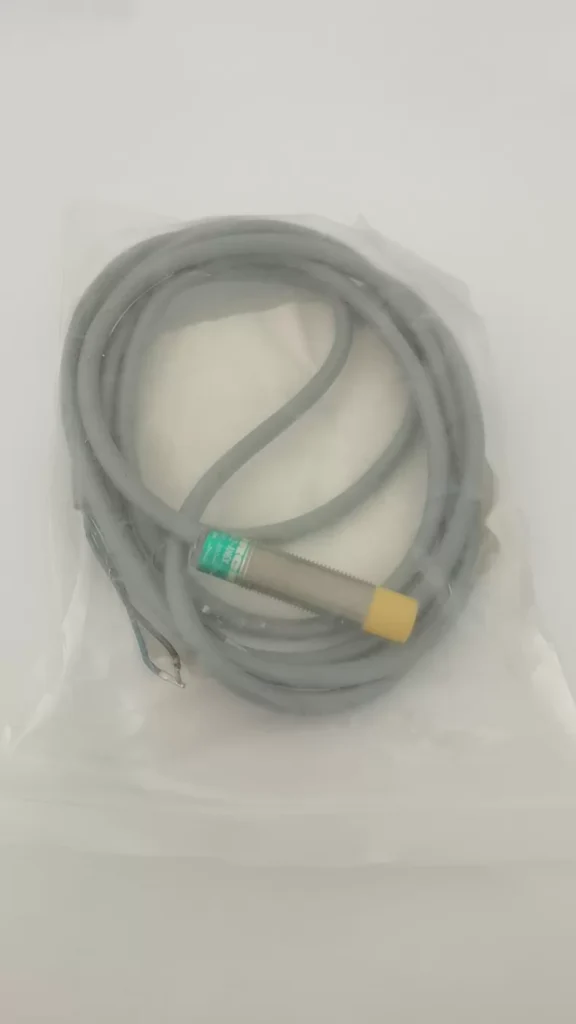 TURCK NI8U-EM12-AN6X Proximity sensor thumbnail
