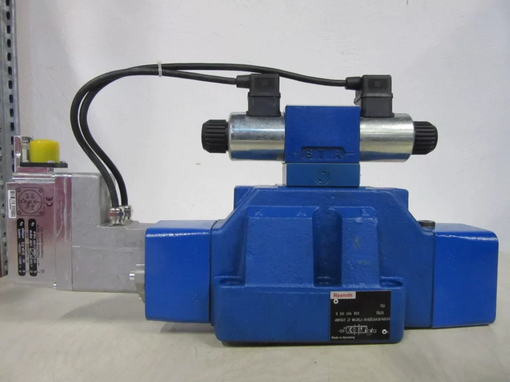 Rexroth 4WRBKE27W430SJ-1X6ZG24K31A1D3M Valve thumbnail