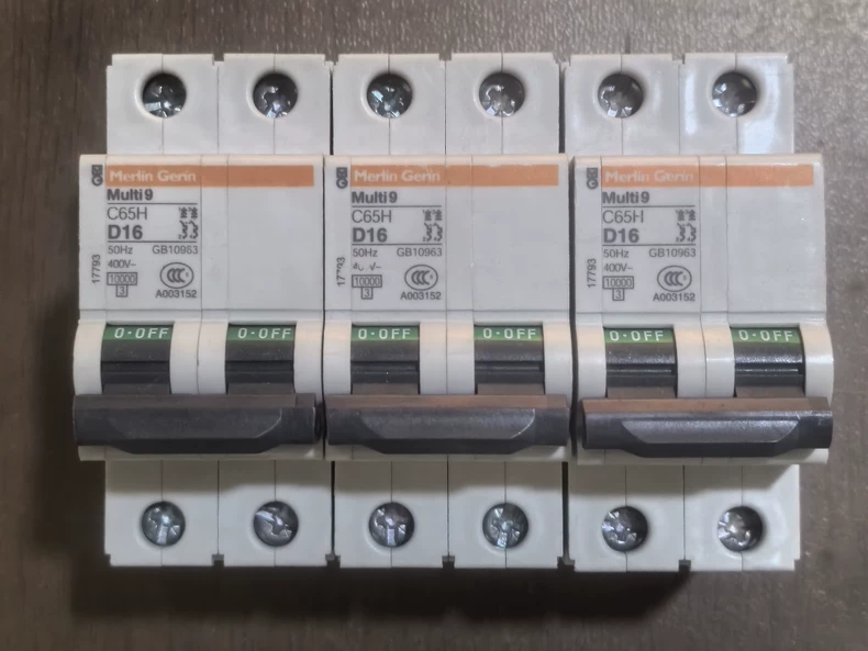 Merlin Gerin Multi9 C65H D16 Miniature Circuit Breaker thumbnail