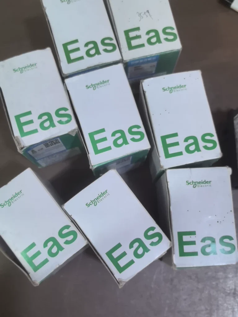 EasyPact LC1E0910M5N Contactor thumbnail