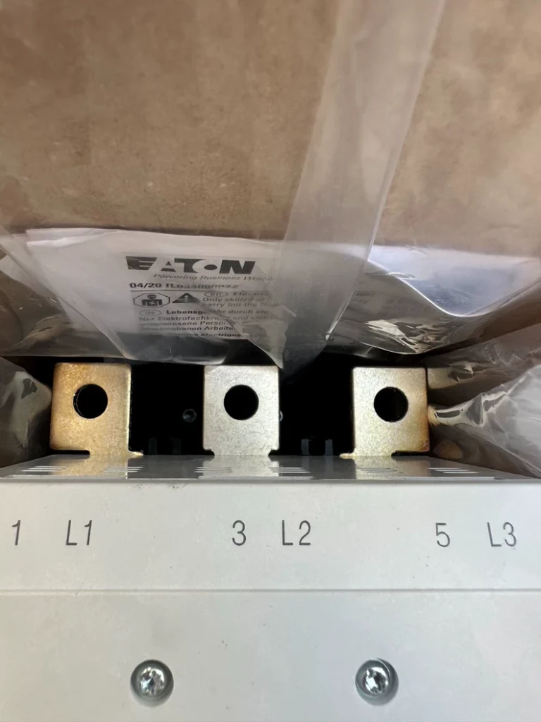 Eaton DILM300A/22 (XTCE300L22A / RA250) Contactor thumbnail