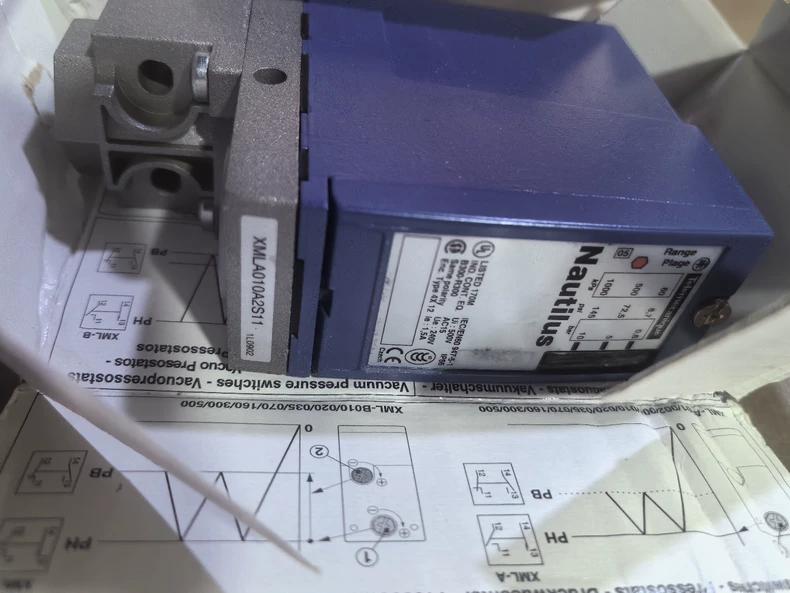 Telemecanique XMLA010A2S11 Switch thumbnail