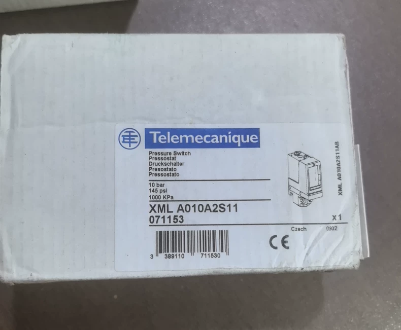 Telemecanique XMLA010A2S11 Switch thumbnail