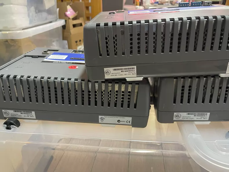 Johnson Controls MS-NAE5510-2 Network Engine thumbnail