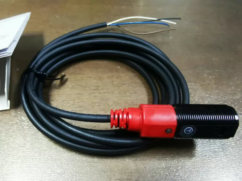 Leuze ET318B.3/4P Switch thumbnail