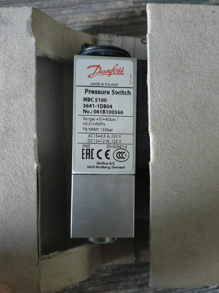 Danfoss 061B100566 Switch