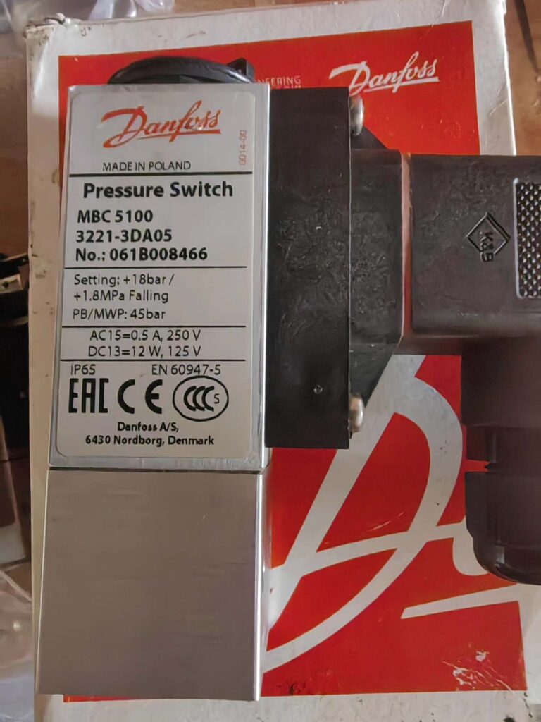 Danfoss 061B008466 Switch