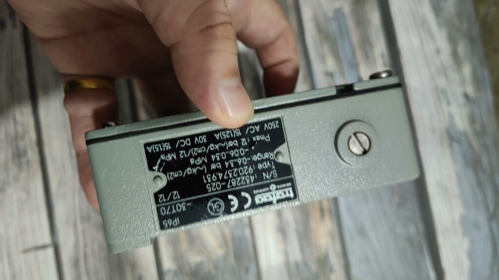 Trafag 0.6-3.4bar Switch