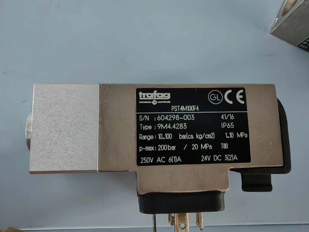 Trafag 9M4.4283 Switch