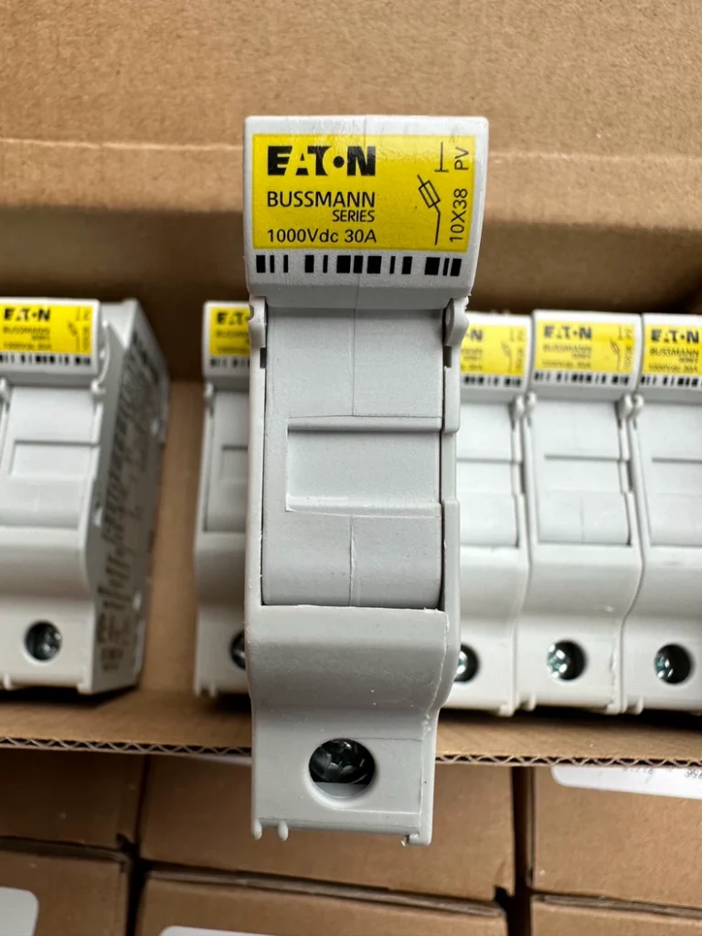 Bussmann CHPV1U Photovoltaic Fuse Holder thumbnail