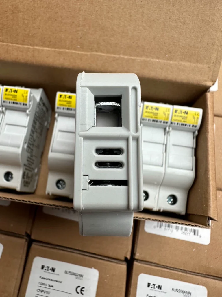 Bussmann CHPV1U Photovoltaic Fuse Holder thumbnail