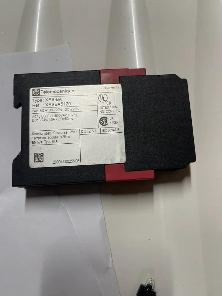 Telemecanique XPSBA5120 Safety Relay
