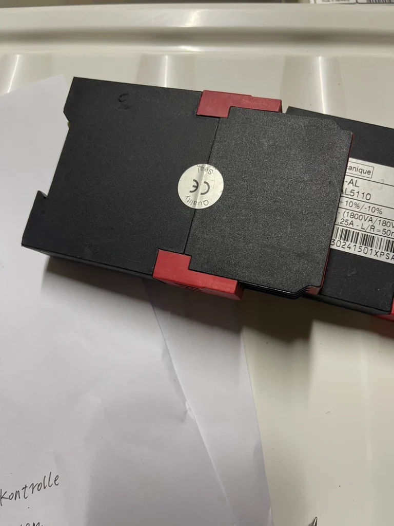 Telemecanique XPSAL5110 Safety Relay thumbnail