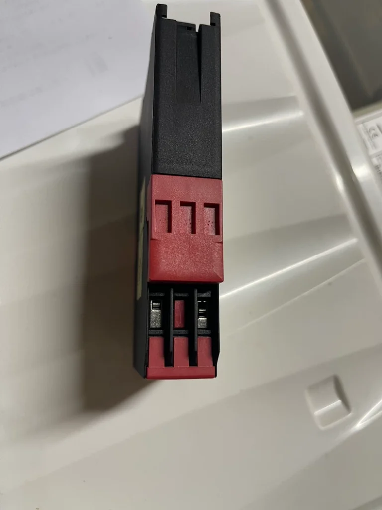 Telemecanique XPSAL3410 Relay thumbnail