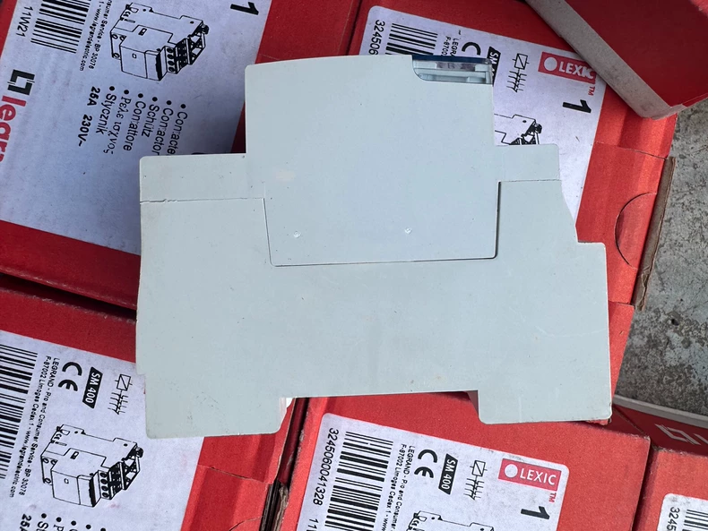 Legrand 04132 AC Contactor thumbnail
