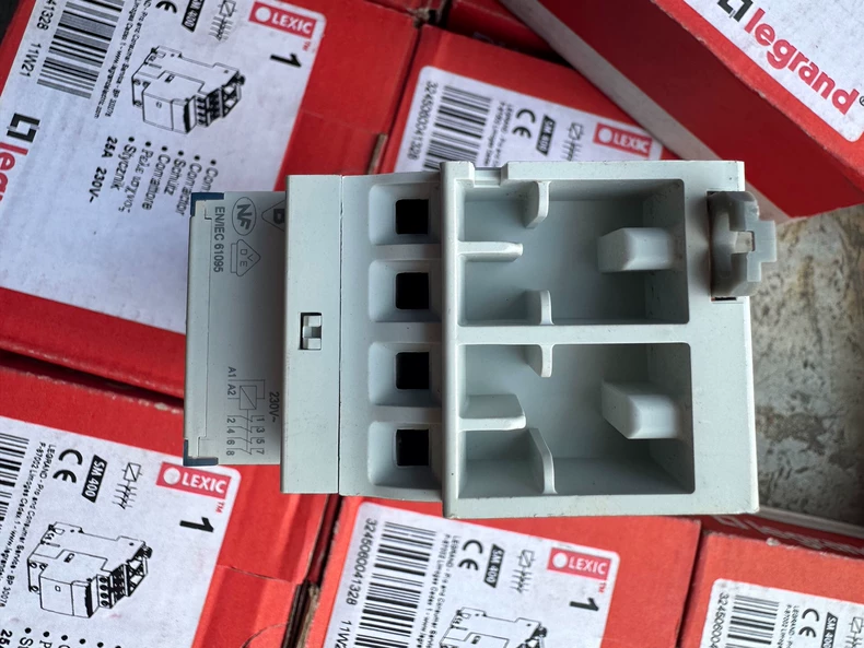 Legrand 04132 AC Contactor thumbnail