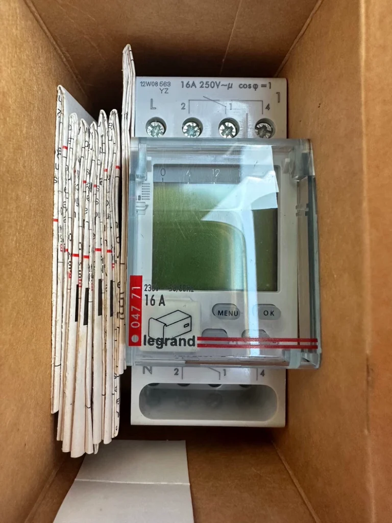 Legrand 04771 Digital Time Switch