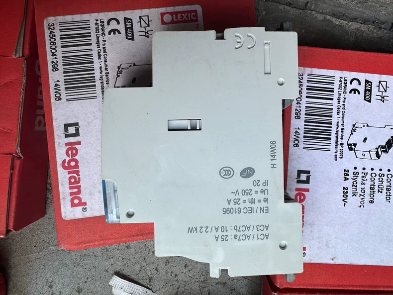 Legrand 04129 AC Contactor thumbnail