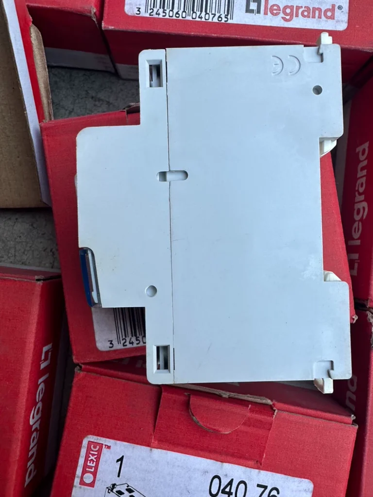 Legrand 04076 AC Contactor thumbnail