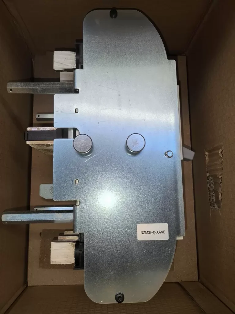 Eaton LZMN3-AE630+NZM3-XAVE Molded Case Circuit Breaker thumbnail