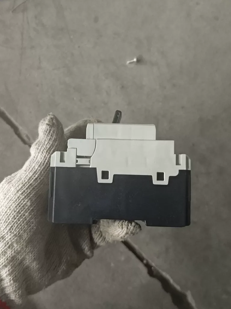 Fuji Electric BW32AAG thumbnail