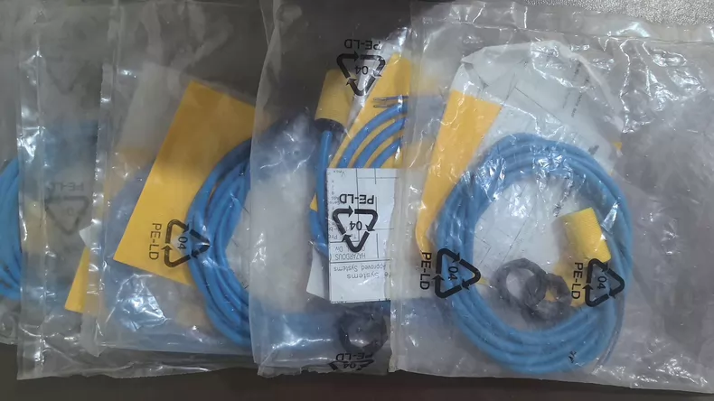 TURCK BI5-P18-Y1X Proximity sensor thumbnail