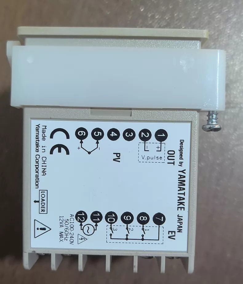 YAMATAKE SDC15 Temperature Controller
